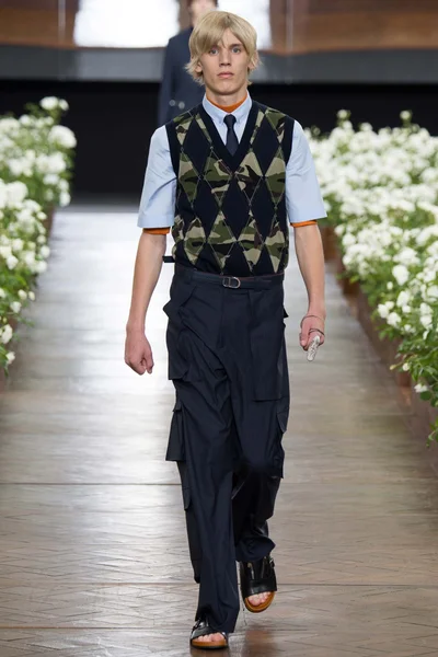 Look 4